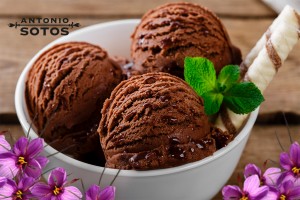 Helado de chocolate al azafrán