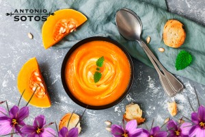 Vegan pumpkin and saffron custard