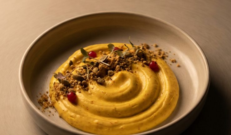 crema-de-azafran-con-crumble-de-cardamomo